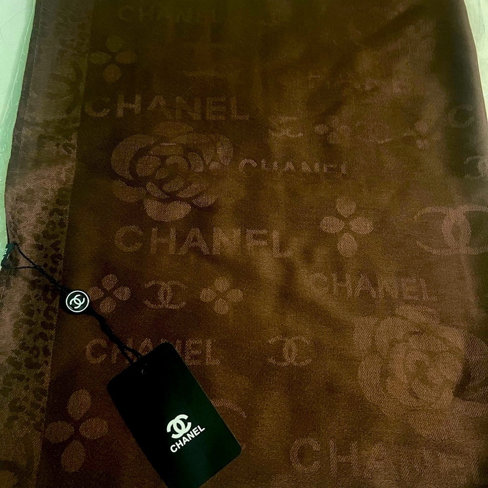 Scarf inspired C-C